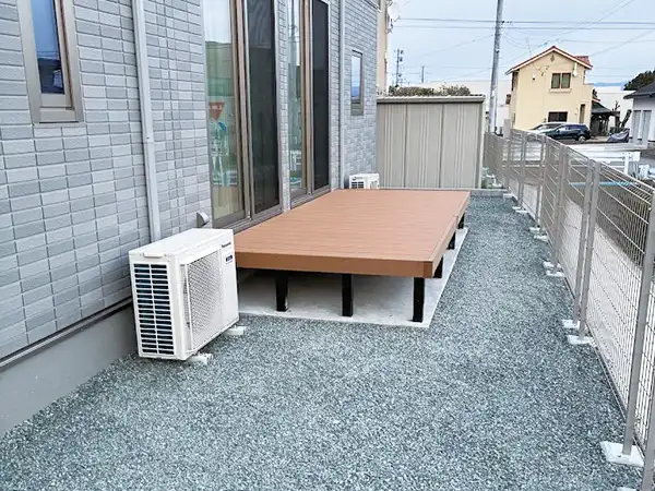 ウッドデッキ
